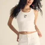 Camiseta mujer de algodón premium con diseño refinado y ajuste favorecedor. Básico elevado para primavera verano.